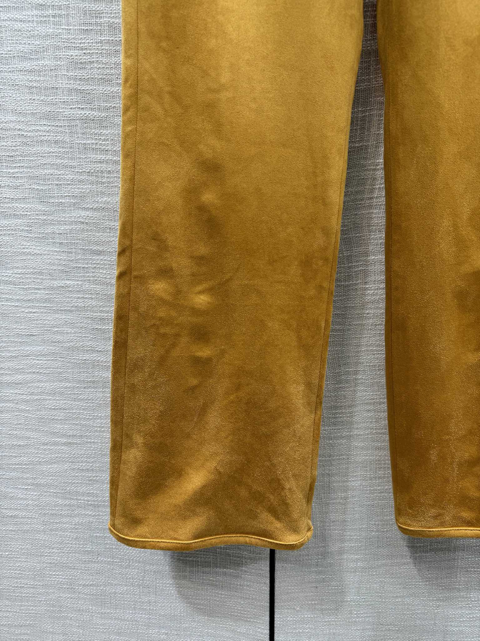 Повседневные брюки прямого кроя Chanel 2403 из экологически чистой искусственной замши