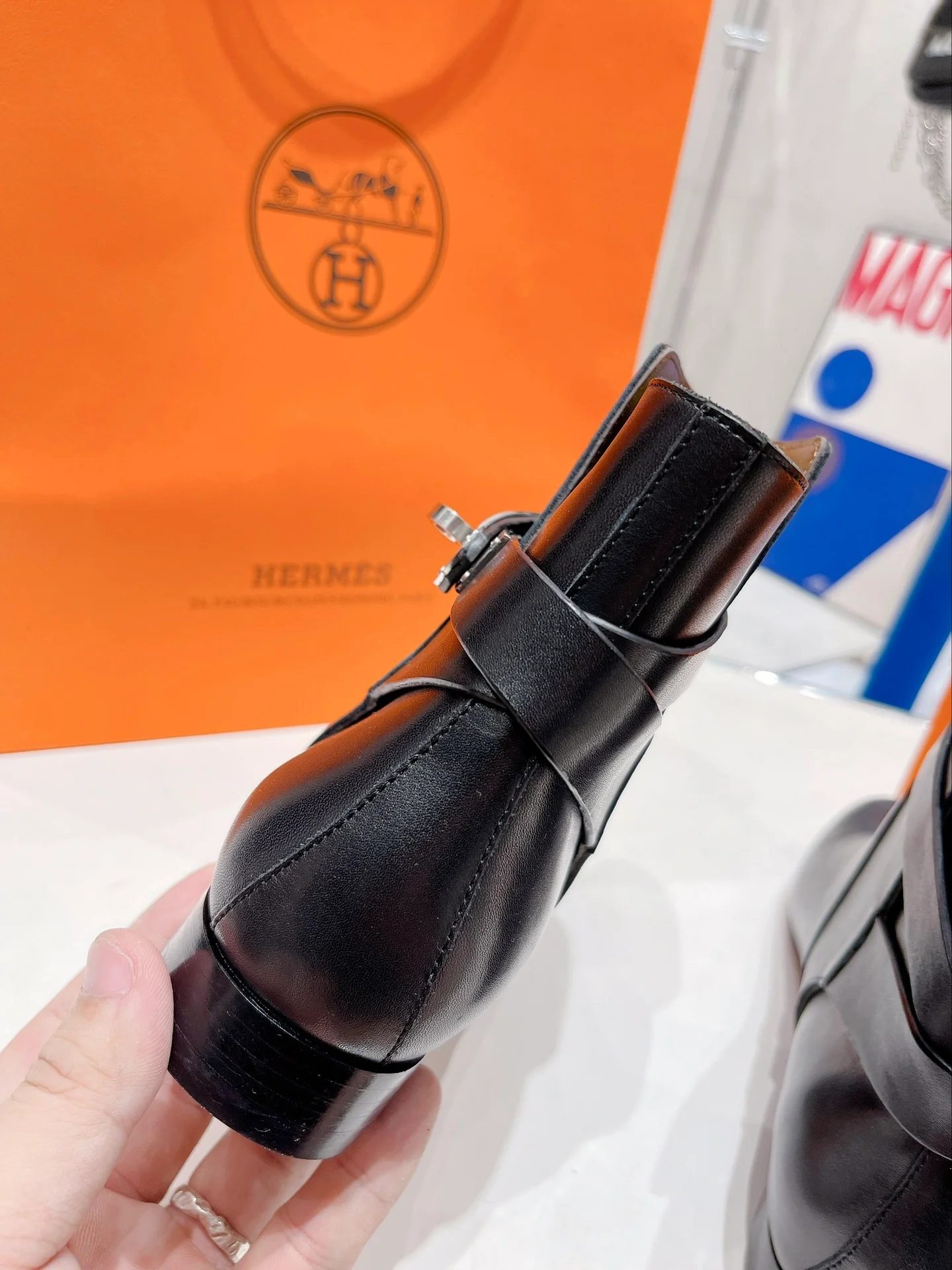 Новинка сезона осень/зима 2022 от Hermes - Ботильоны Kelly с пряжкой - 1