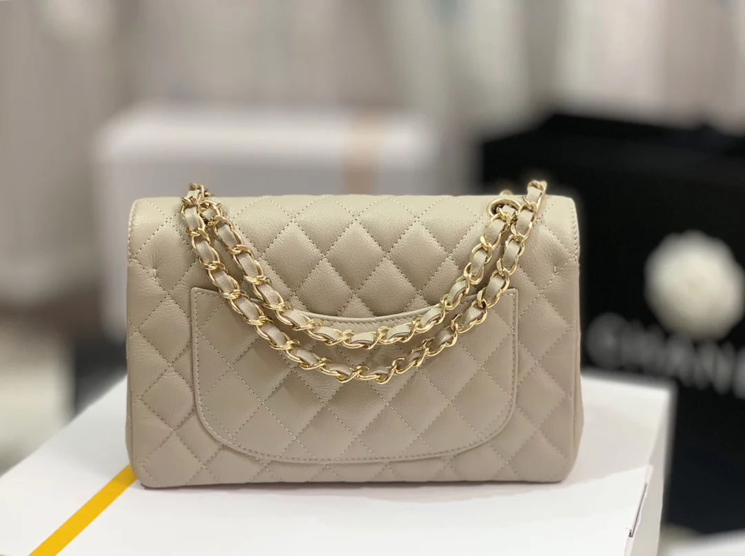 Сумка Chanel Sesame Pattern CF — голубино-серый с золотой фурнитурой — 23 см