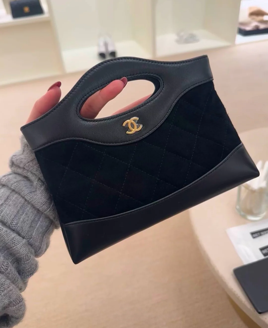 Сумка Chanel 25p nano31, замша, черная.