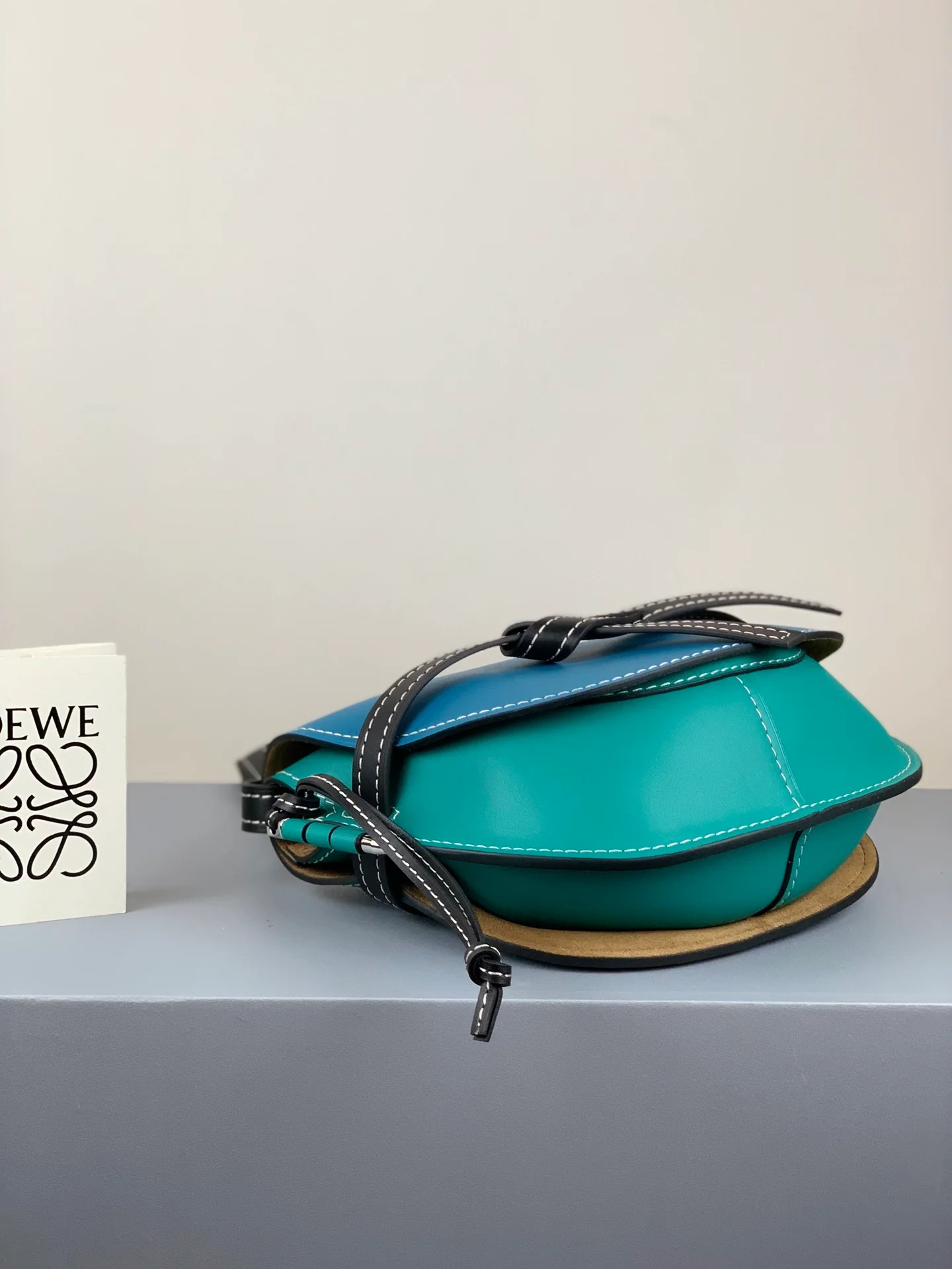 Loewe-gate-small-20x19x11-5-cm-6