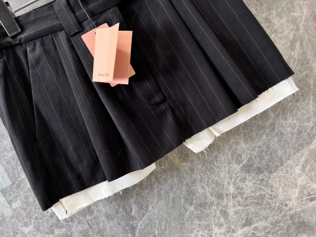 Miu Miu-2404 - Весенне-летняя новинка - Полосатый костюм: жилет и юбка - Черный - 1