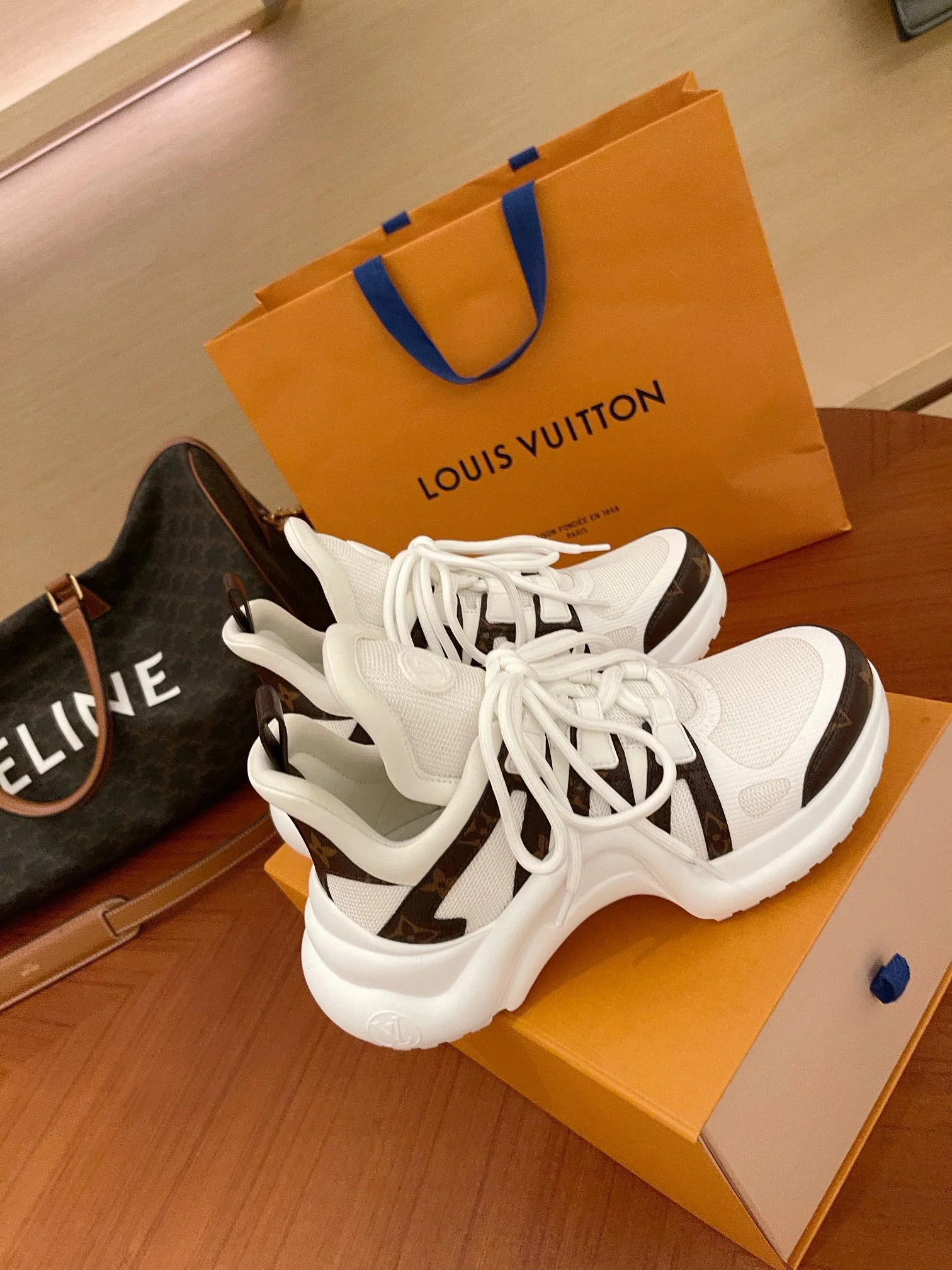 Серия LV Archlight - Новые кроссовки для папы - 10