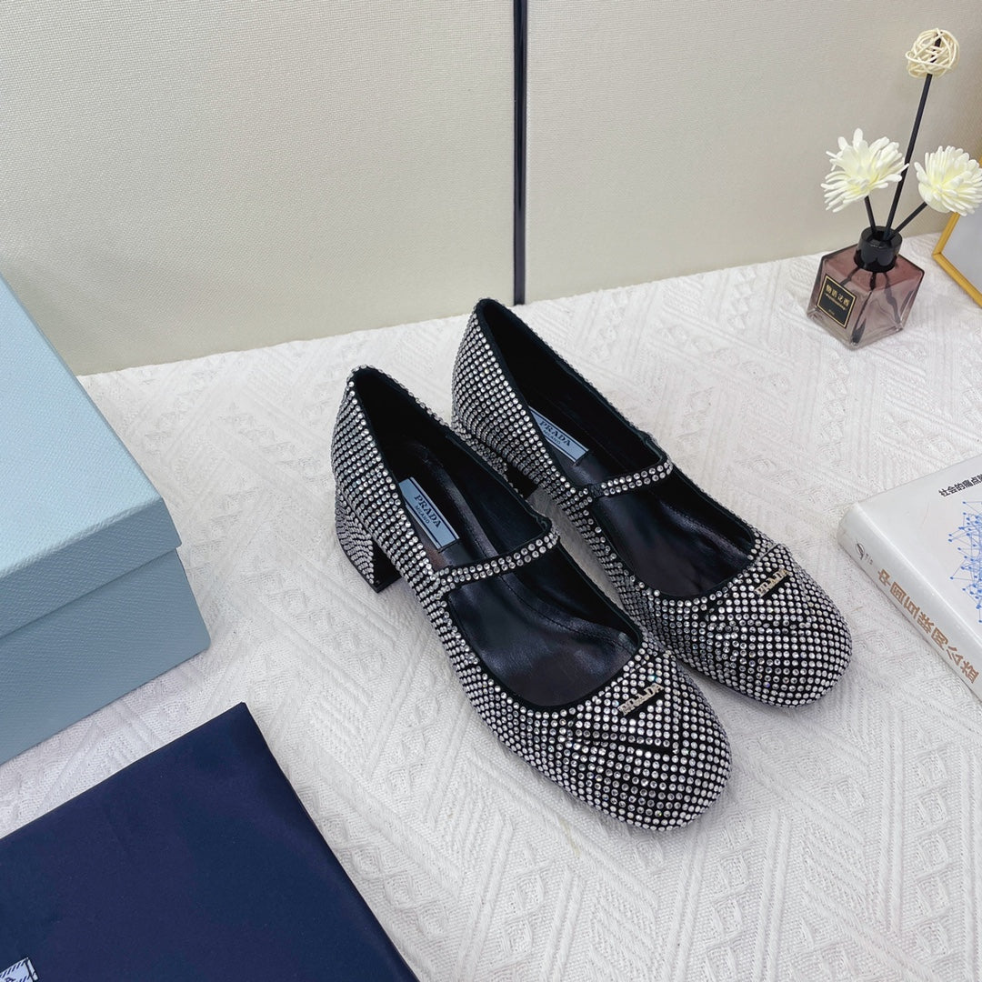 Туфли Prada - Туфли-мэри-джейн на низком каблуке, украшенные стразами - серебристые