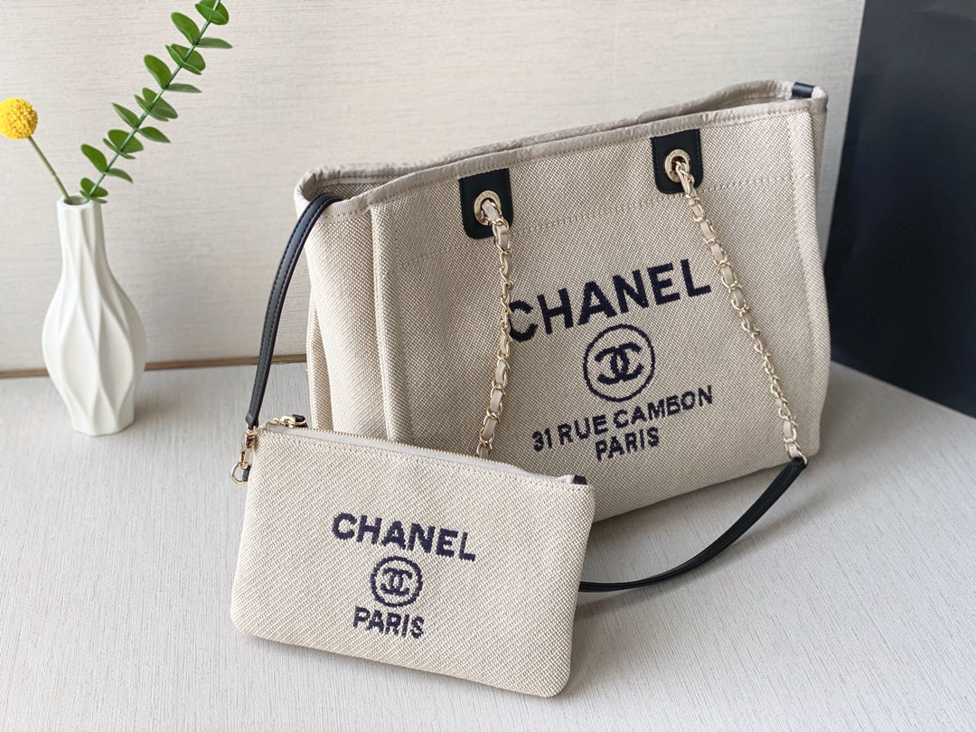 Коллекция Chanel Весна/Лето 2022 - Пляжная сумка - Цветовая гамма ?Панда? - Средний размер