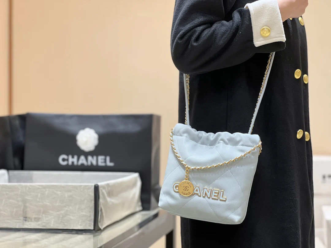 Мини-сумка Chanel Mini 22, лимитированная серия, мусорный мешок - белый.