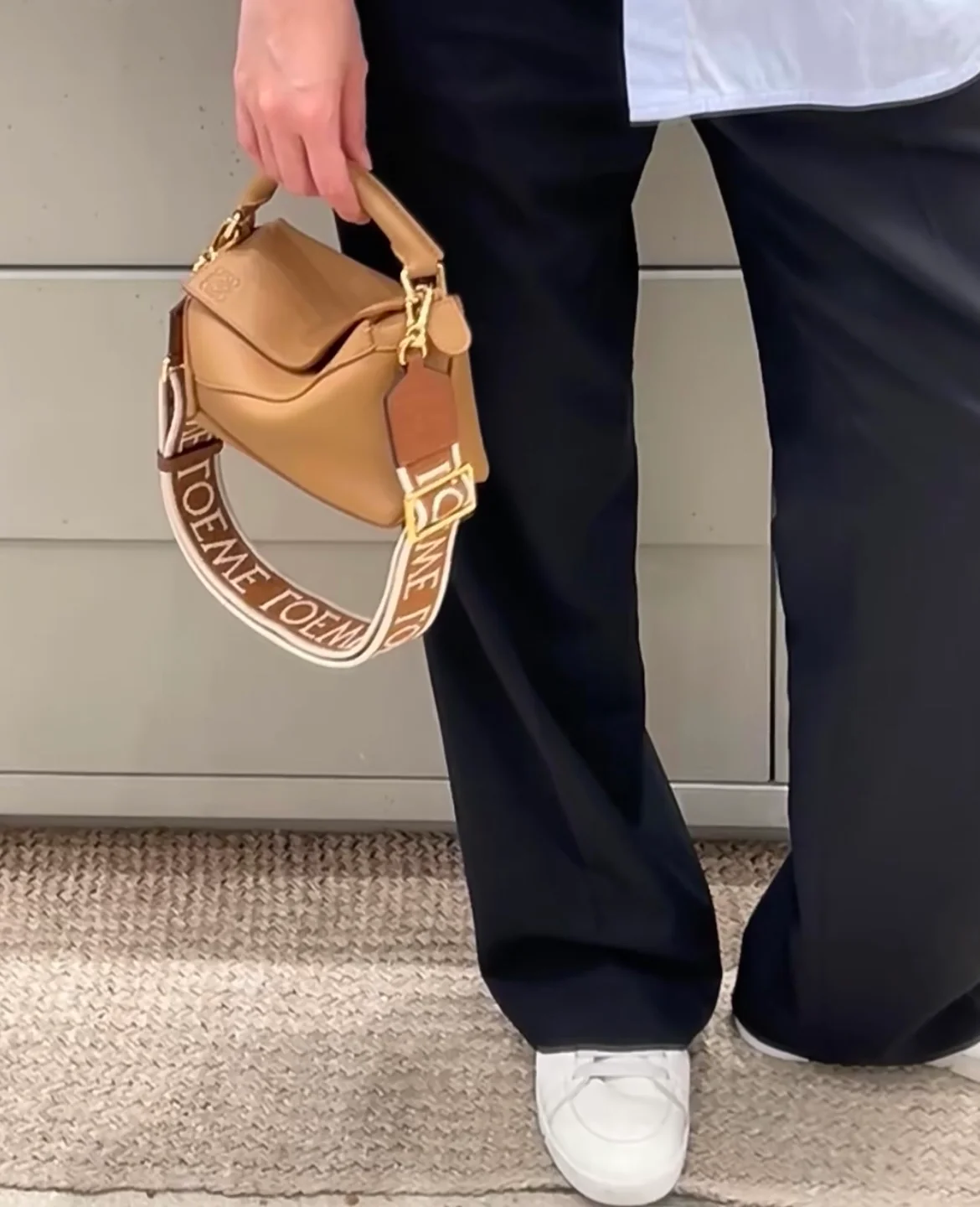 Миниатюрная кожаная сумка Loewe Puzzle Mini