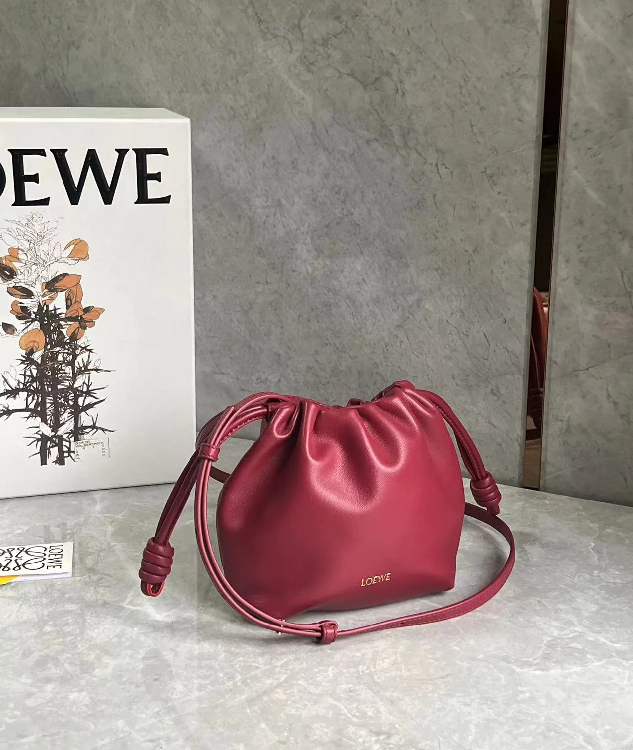 Сумка Loewe Flamenco из овечьей кожи - розово-красная