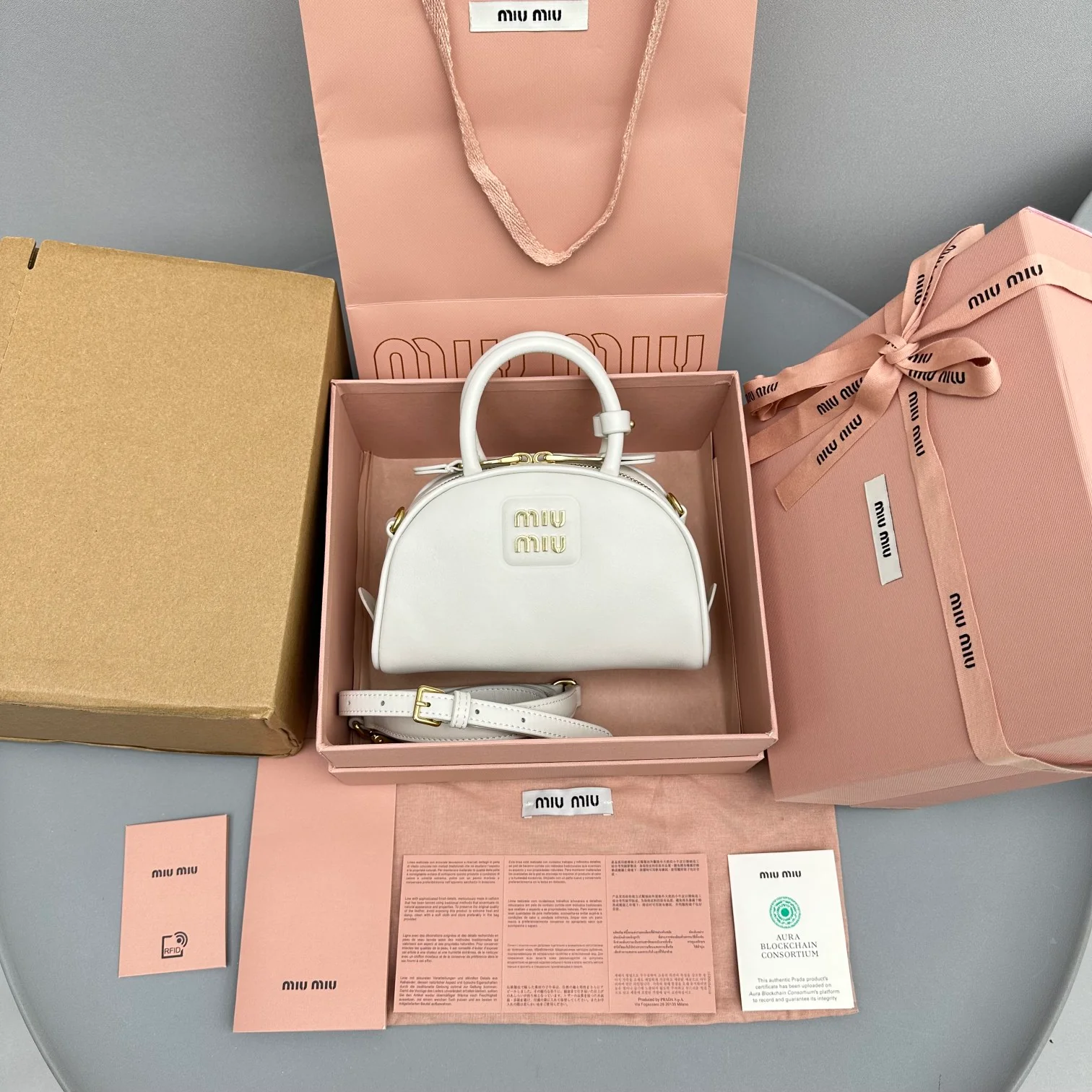 Сумка для боулинга Miu Miu - белая