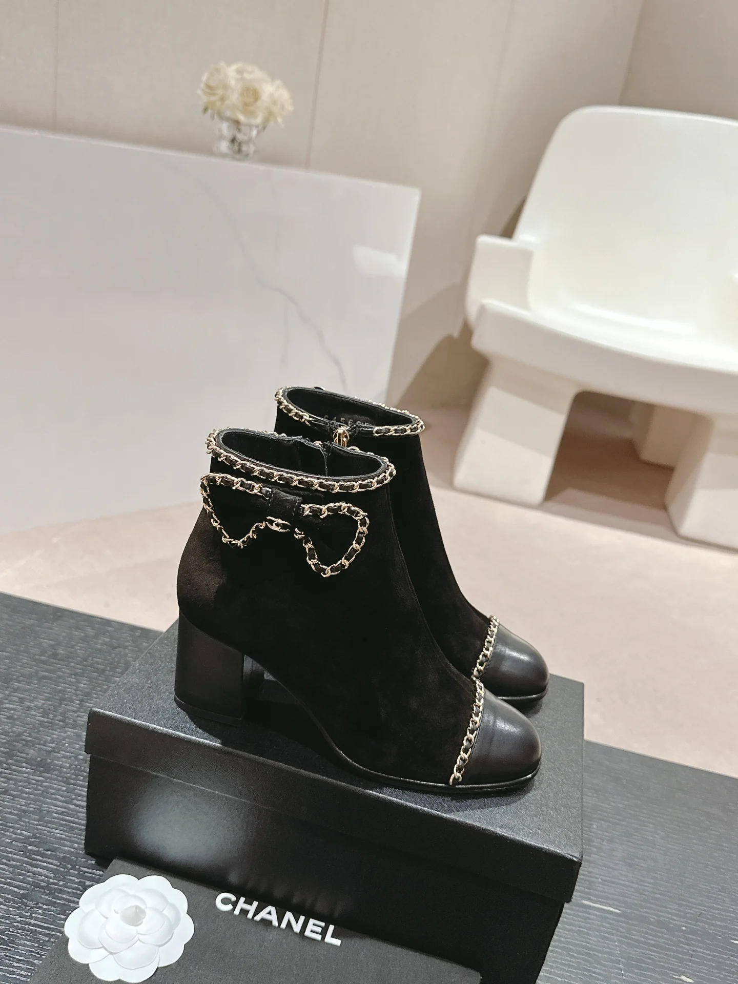 Ботинки на высоком каблуке Chanel 2024 Ribbon - черные