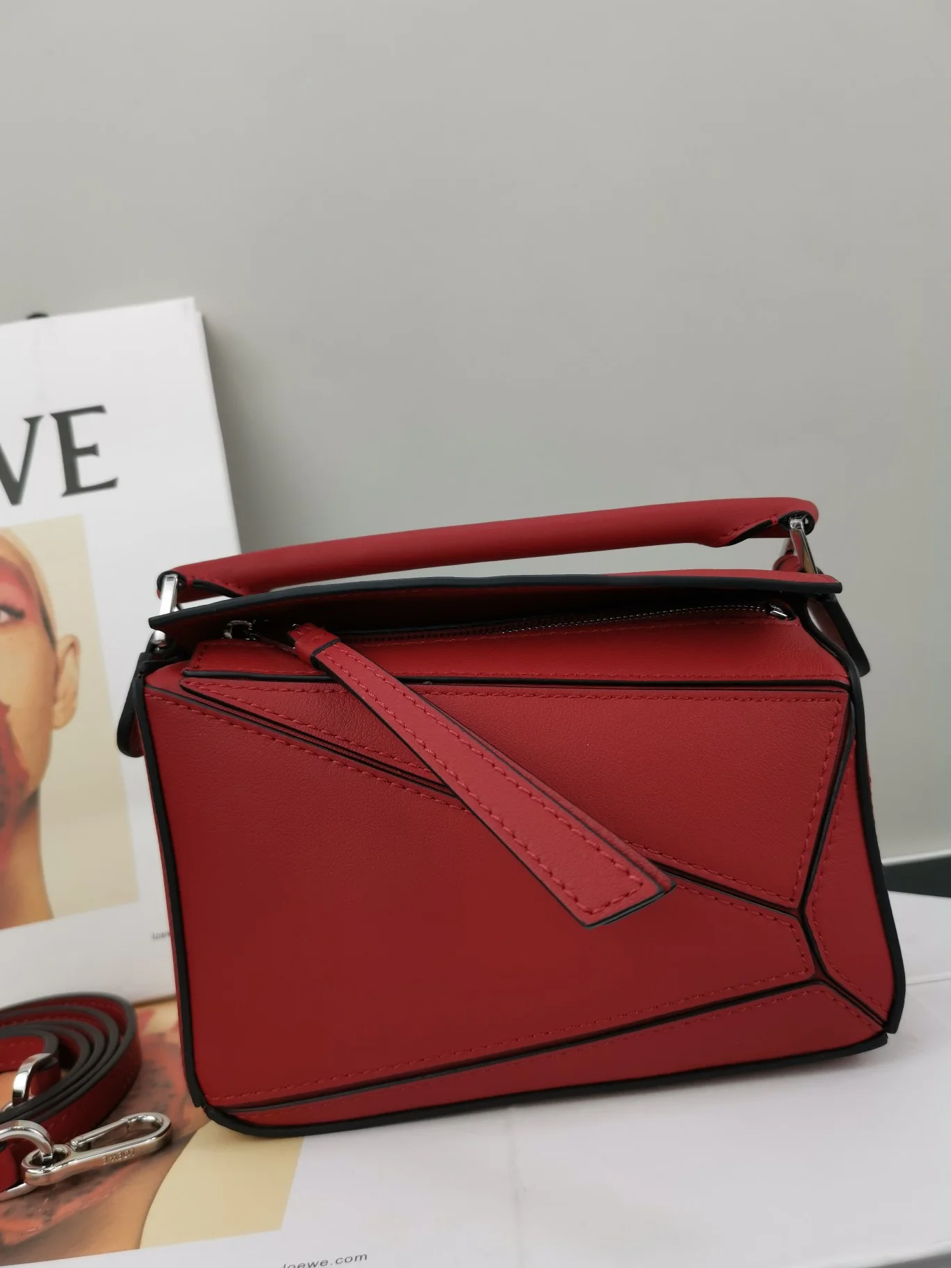 Мини-сумка Loewe Puzzle Bag из телячьей кожи - 18