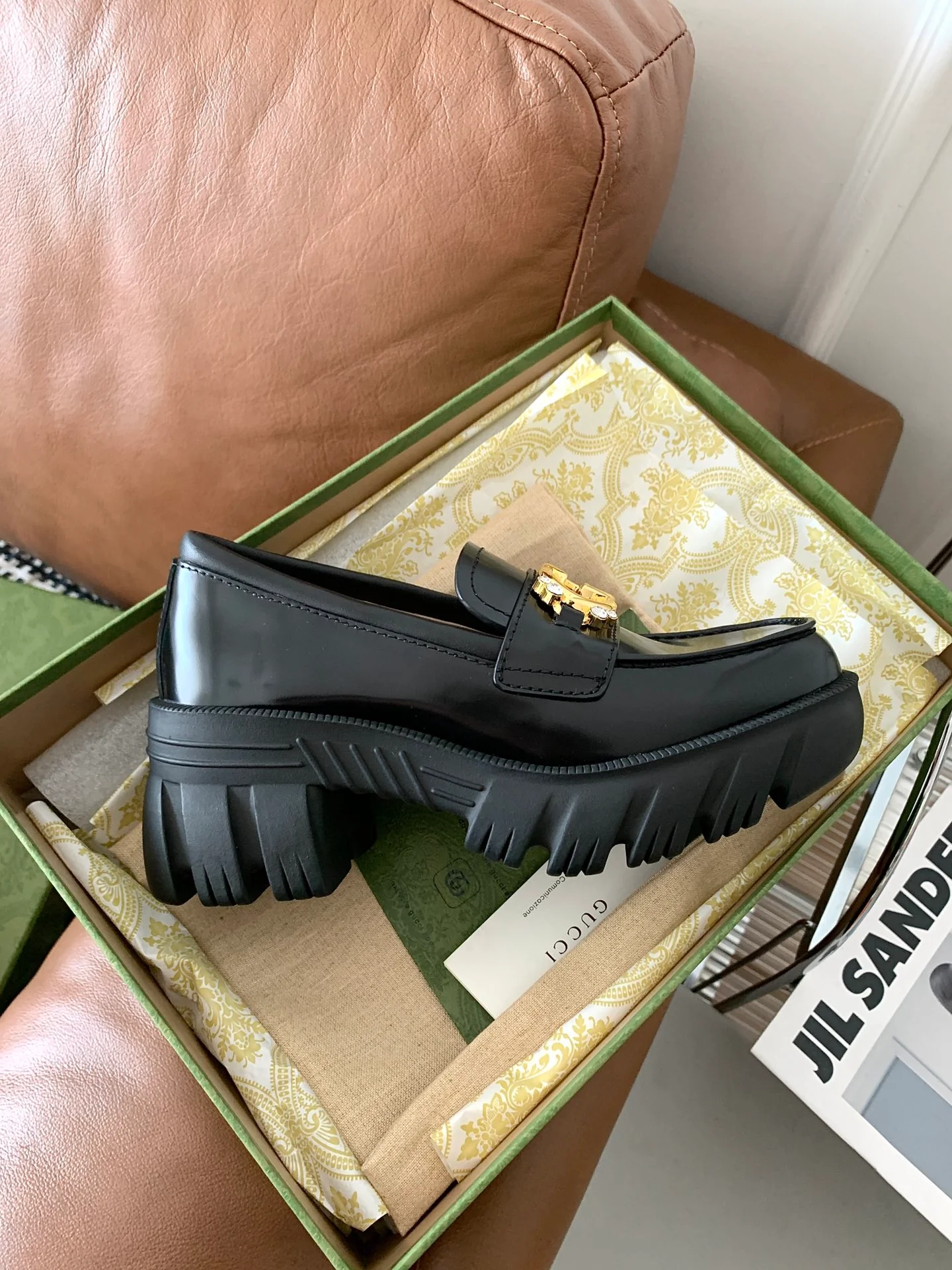 Gucci - Новинка сезона осень/зима 2022 - Лоферы на платформе GG со стразами