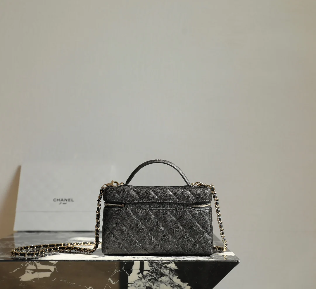 Chanel - Длинная коробчатая сумка-клатч - Черная