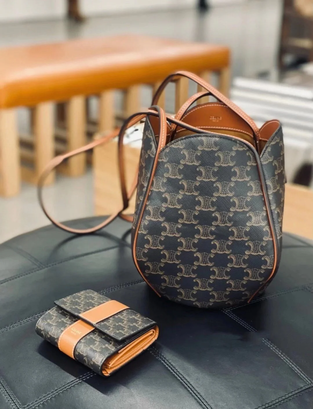 Сумка Celine Monogram Lantern Bag - желто-коричневая