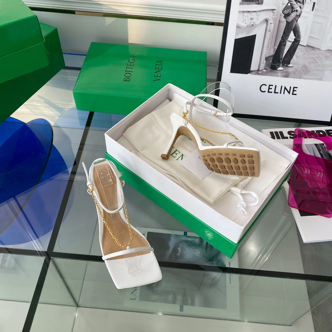 Туфли BV - BV с широким носком - на шпильке