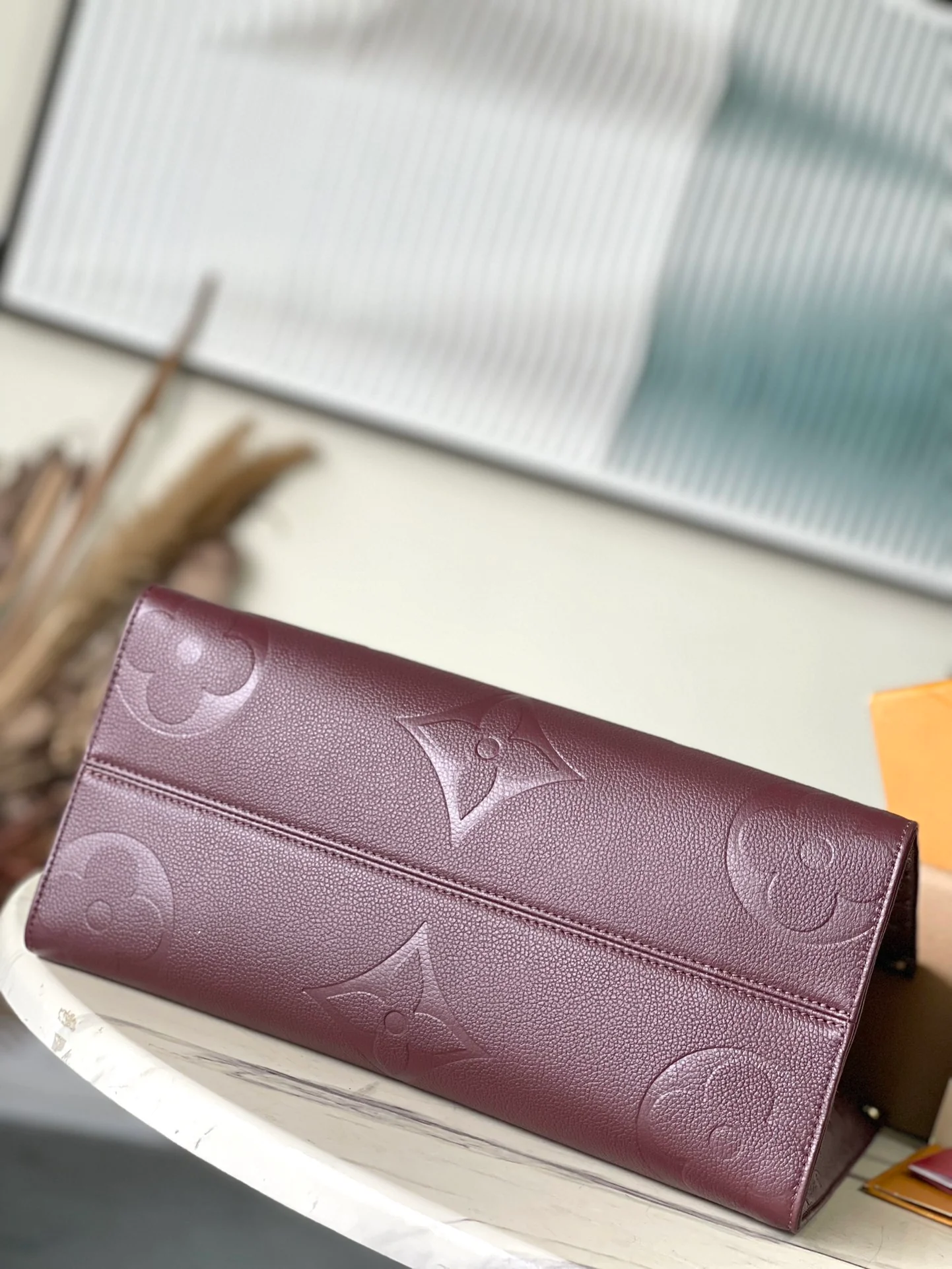 m46601-LV-ontheon-mm-Handbag-Burgundy