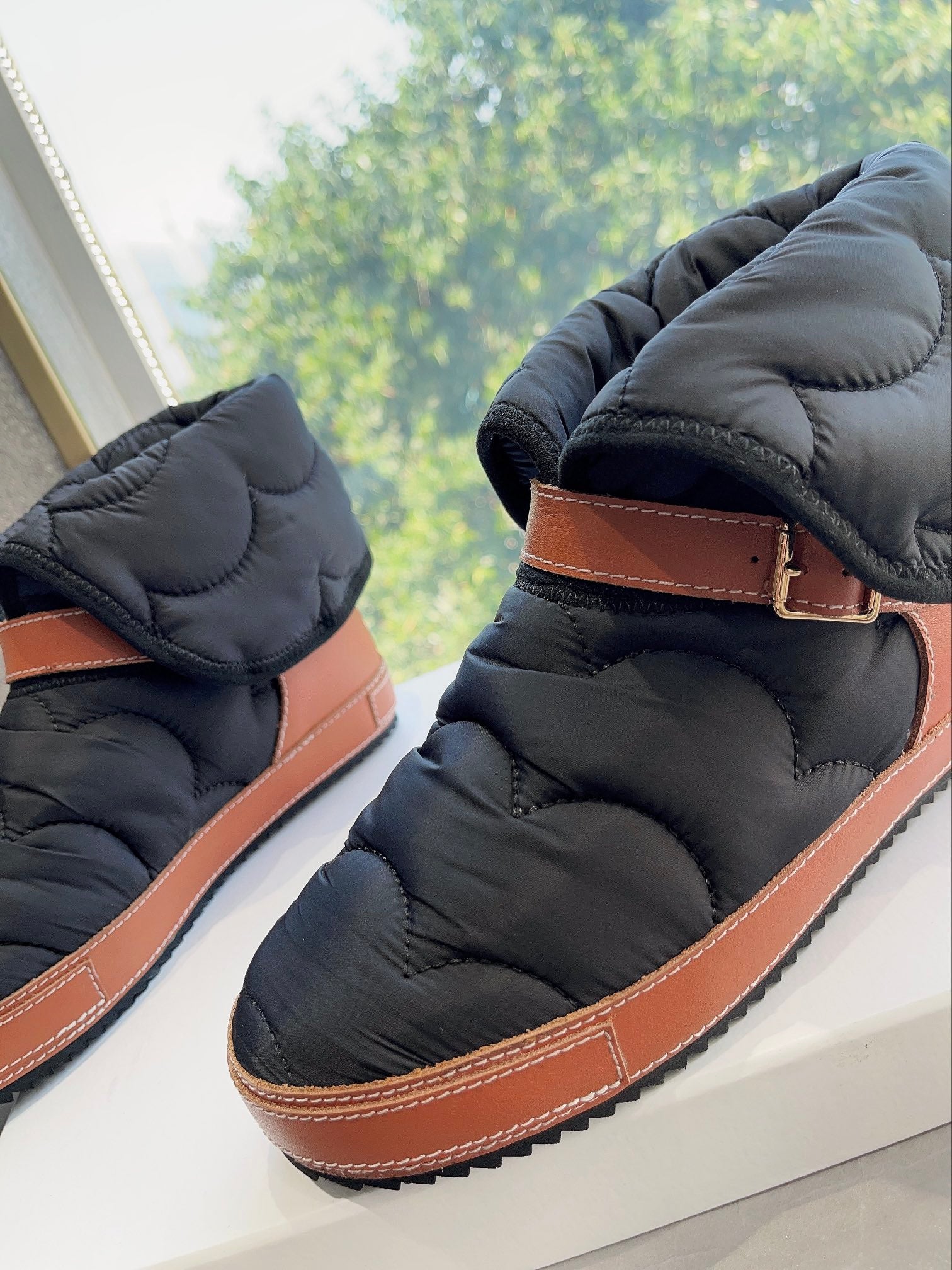 Весенняя коллекция Chloe 2022 — Пуховые зимние сапоги — Черные