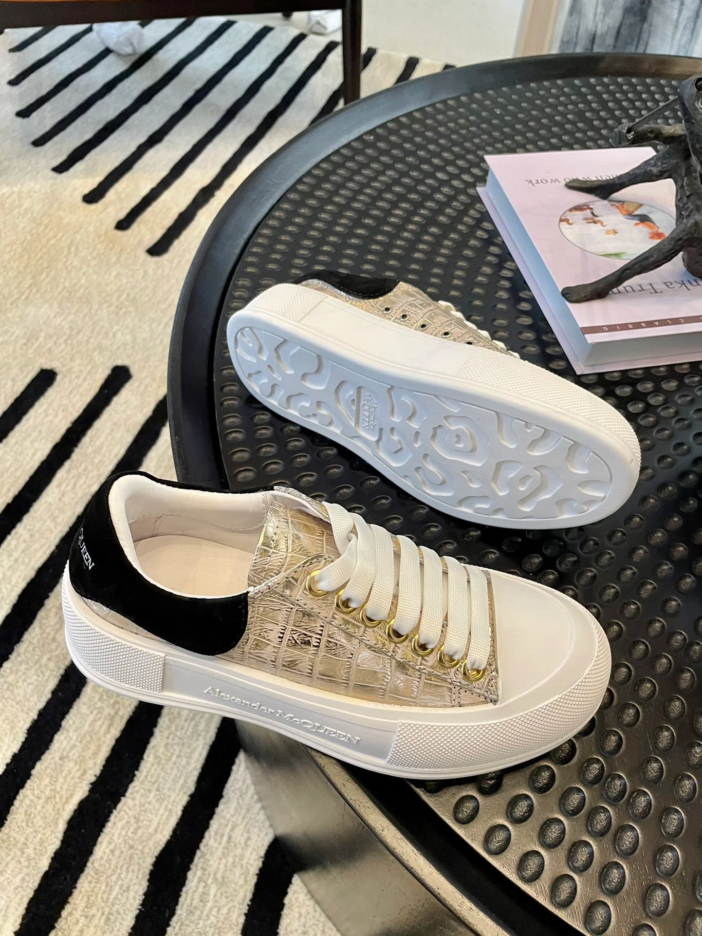 парусиновые туфли на платформе McQueen