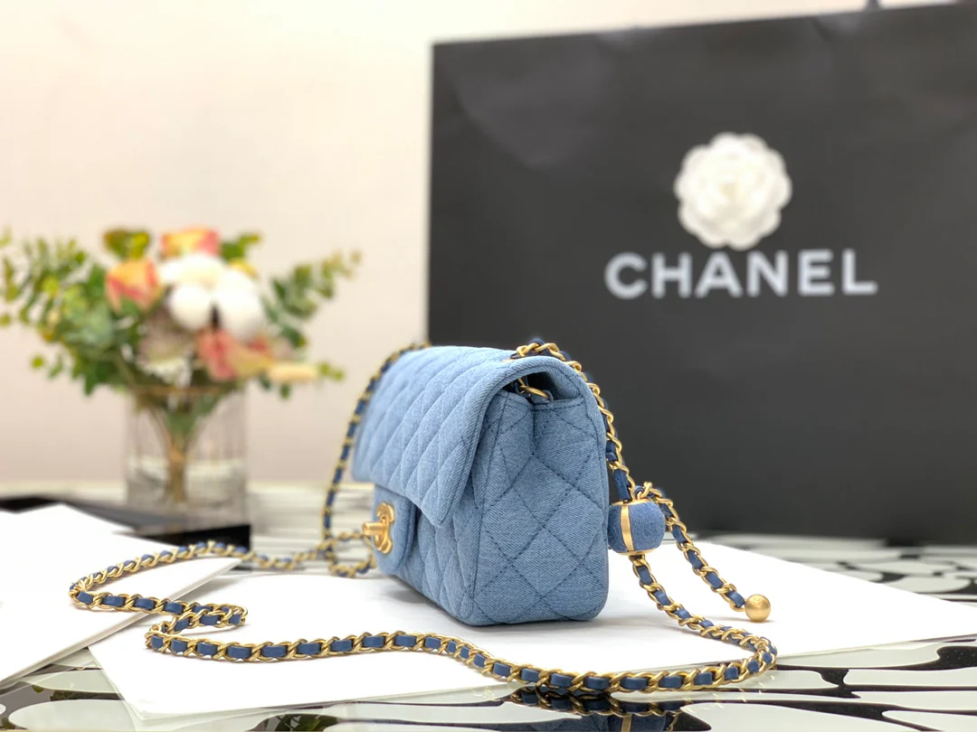 Chanel - Сумка с квадратным клапаном 