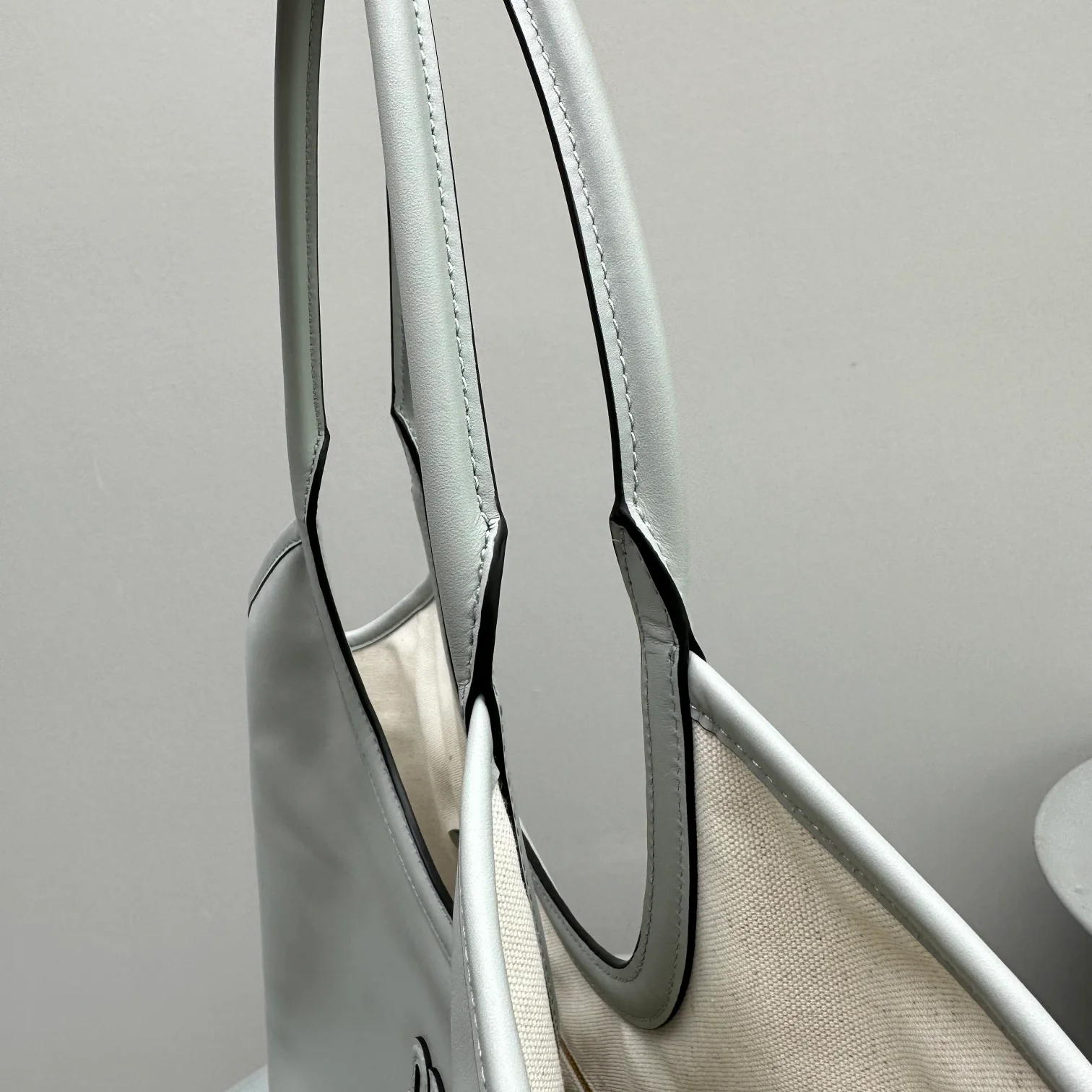 Сумка-тоут Miu Miu Ivy - Большая - Светло-голубая кожа