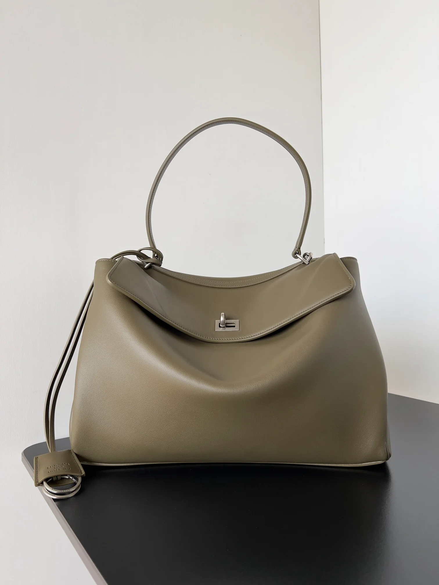 Сумка Balenciaga Rodeo - длина 39,8 см - цвет хаки