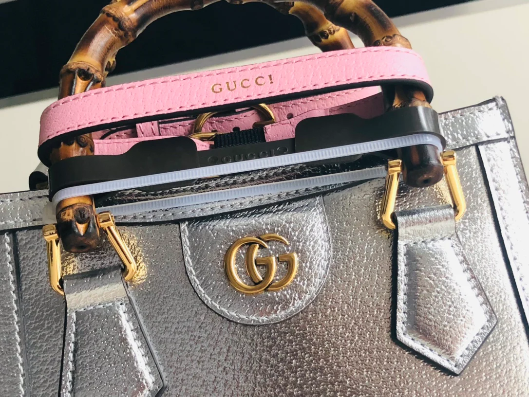 Сумка Gucci Bamboo, серебристая, 20x16x10 см.