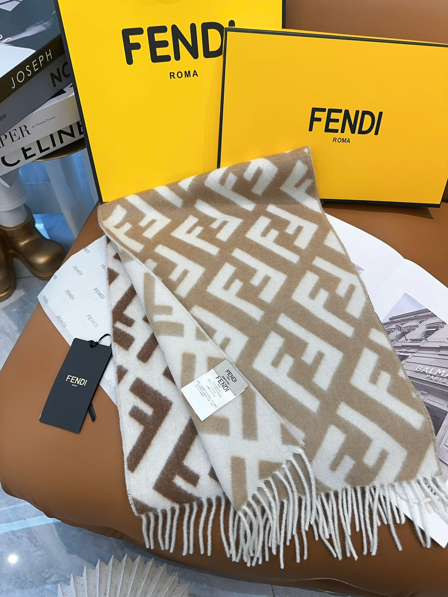 Кашемировый шарф Fendi 2024 Monogram Gradient с двусторонним узором - 35-180