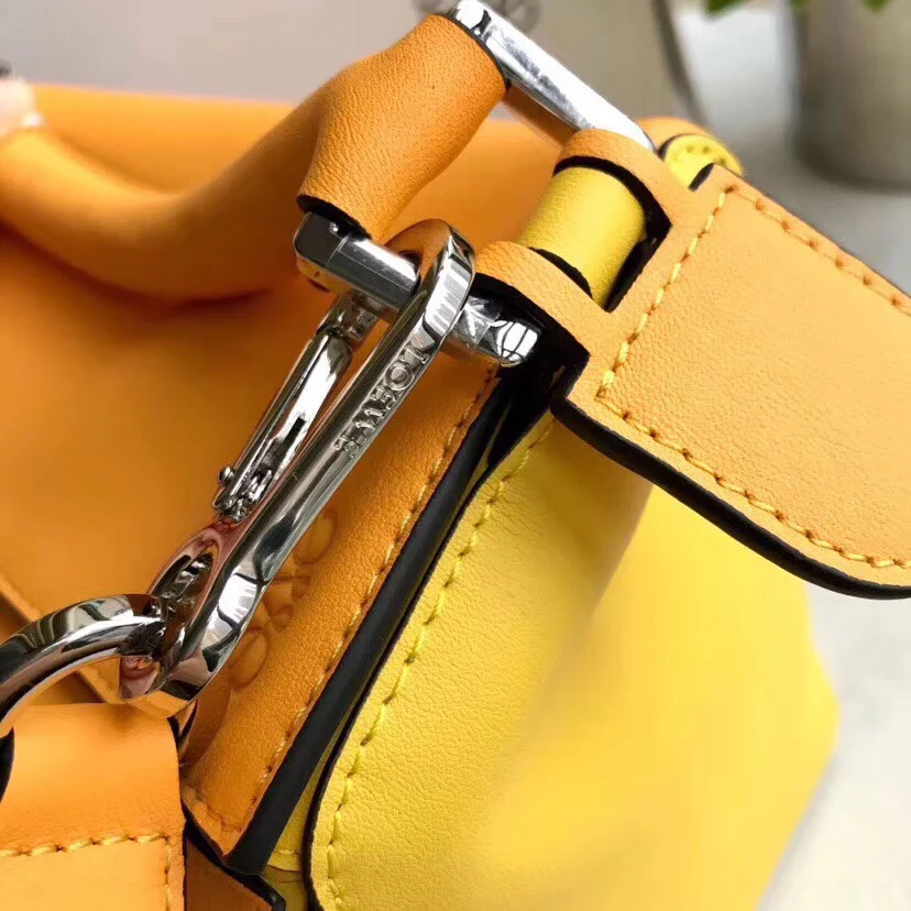 Сумка Loewe Puzzle Bag из телячьей кожи, коллекция весна/лето 2019 - 2 шт.