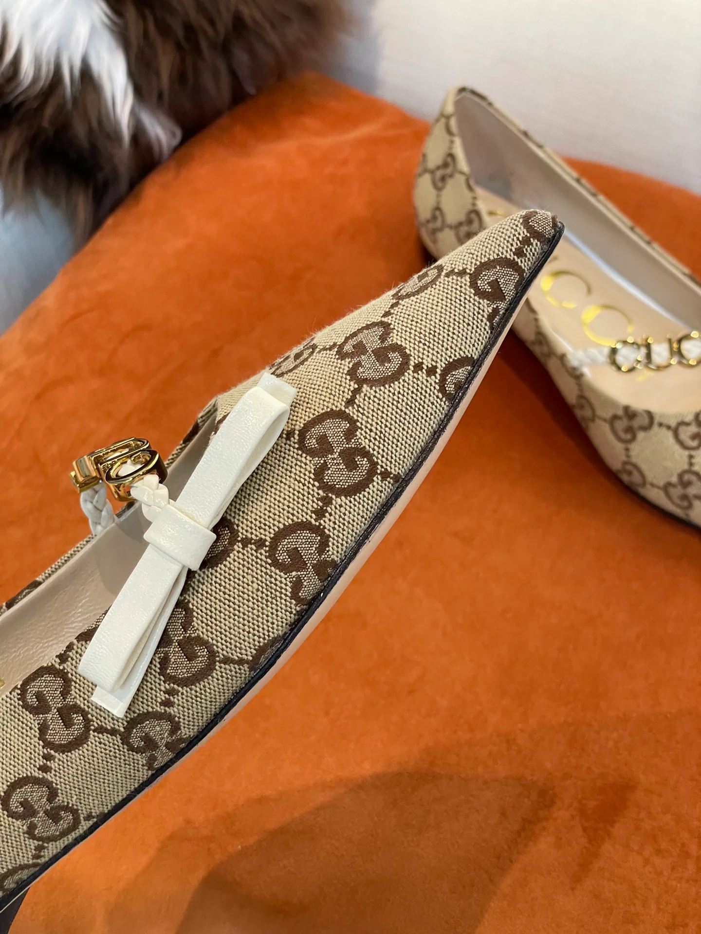 Балетки Gucci с острым носком - 1