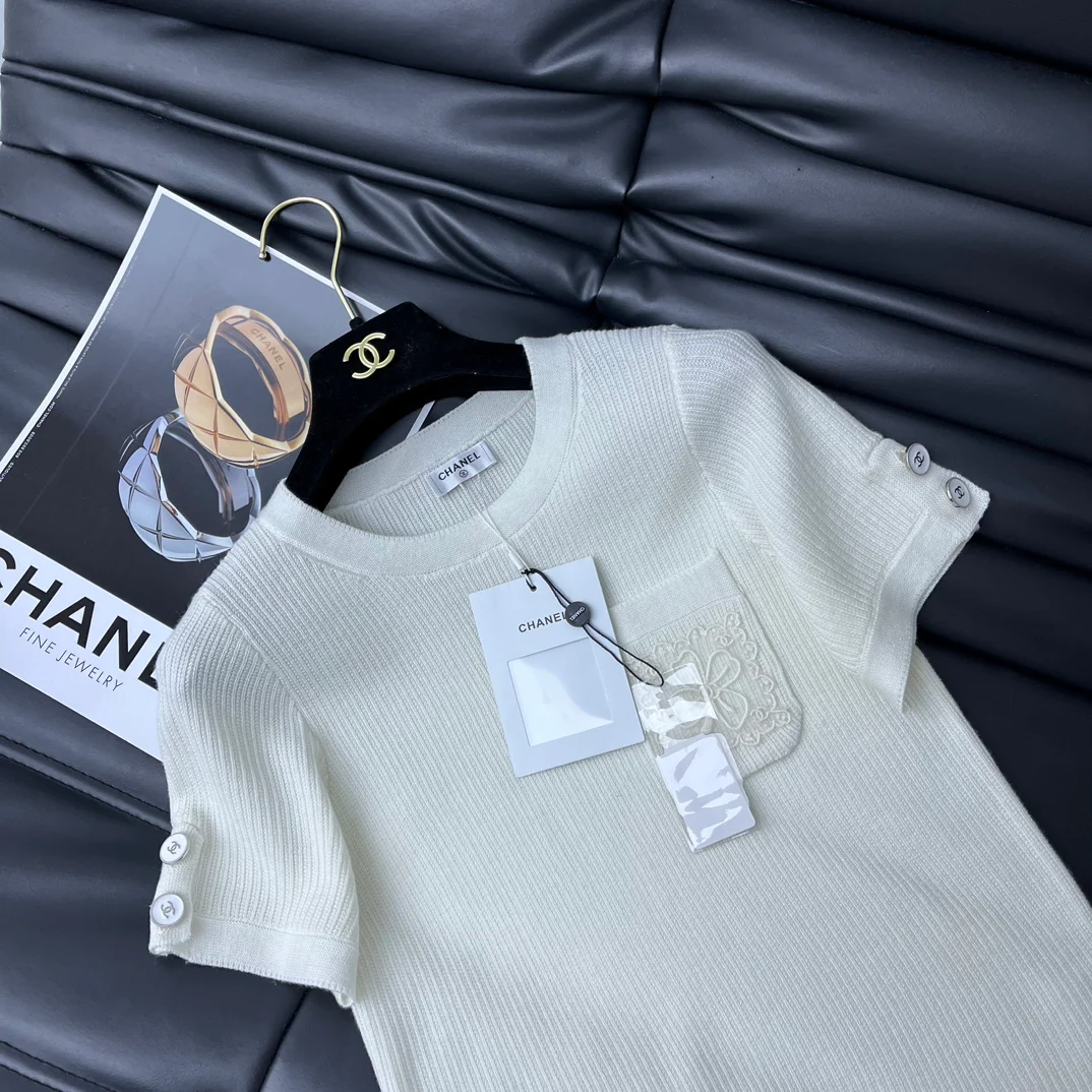 Свитер Chanel 2403 с карманом в виде четырехлистного клевера - белый