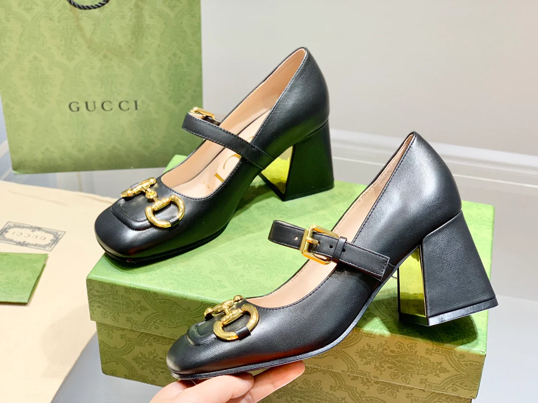 Новинка весны 2022 года от Gucci - туфли на высоком каблуке 