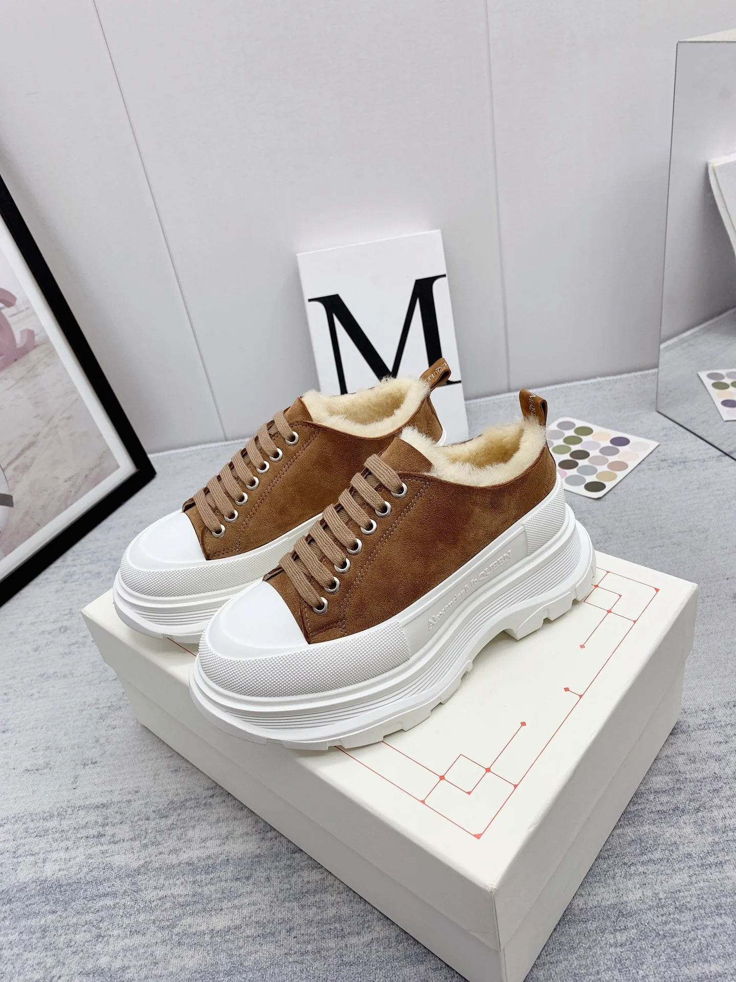 McQueen - Кроссовки с меховой отделкой - Модель унисекс