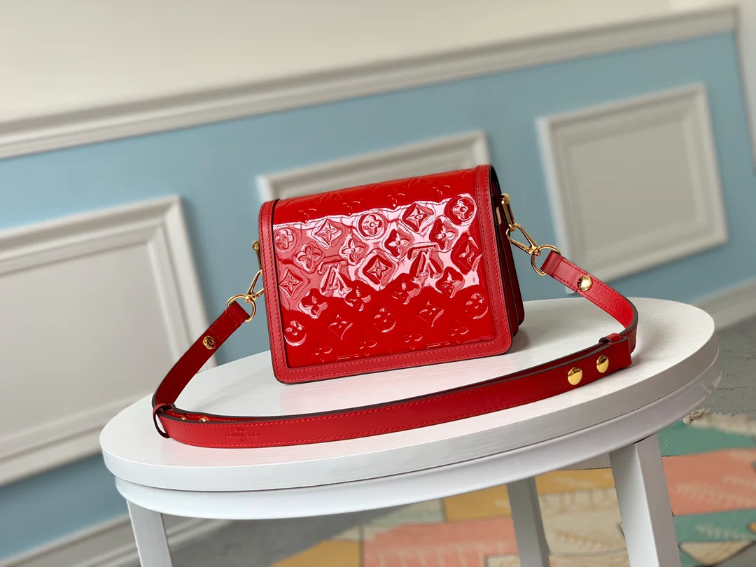 m44580-LV-dauphine сумка-мессенджер из кожи с узором, красная