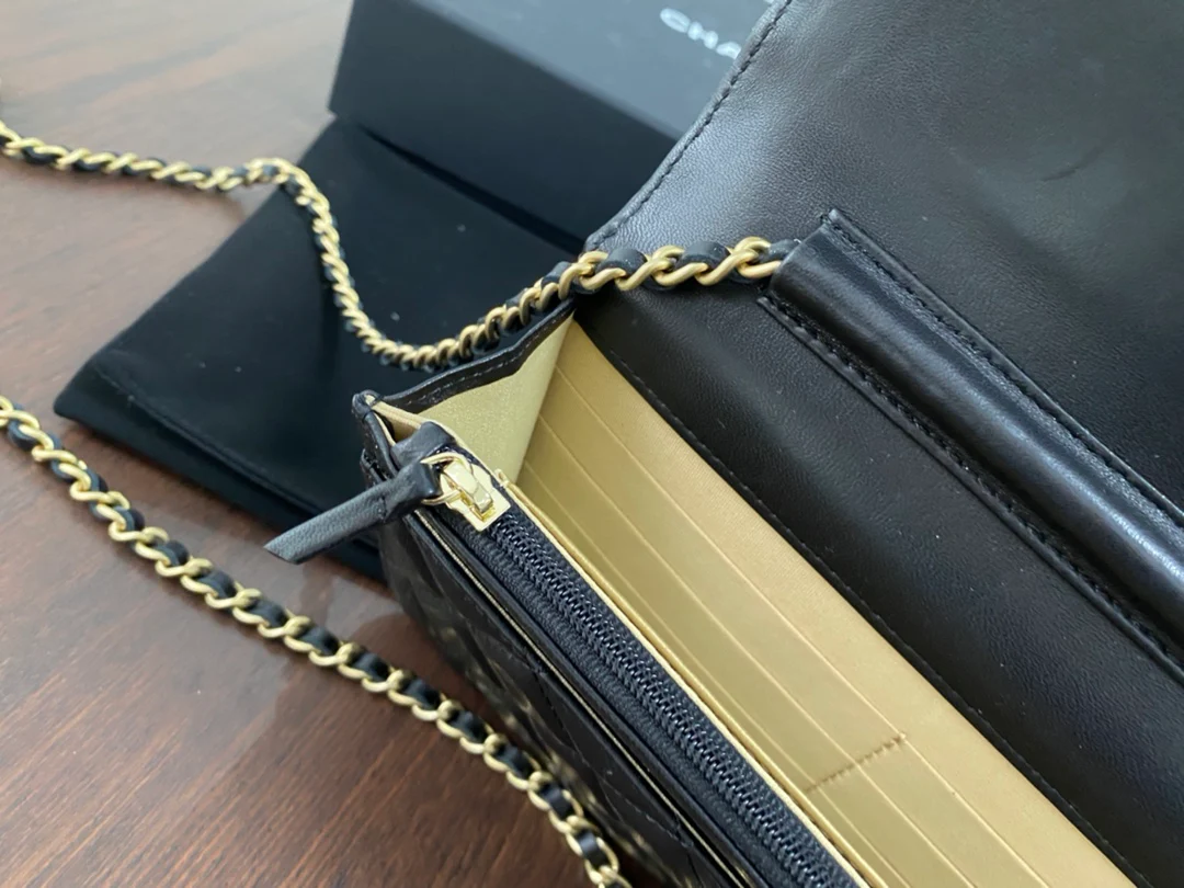 Chanel - Golden Ball WOC - Овечья кожа - 2