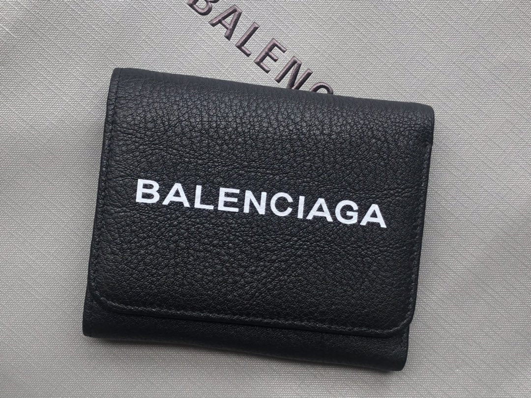 Balenciaga-最新款三折钱包-可放照片