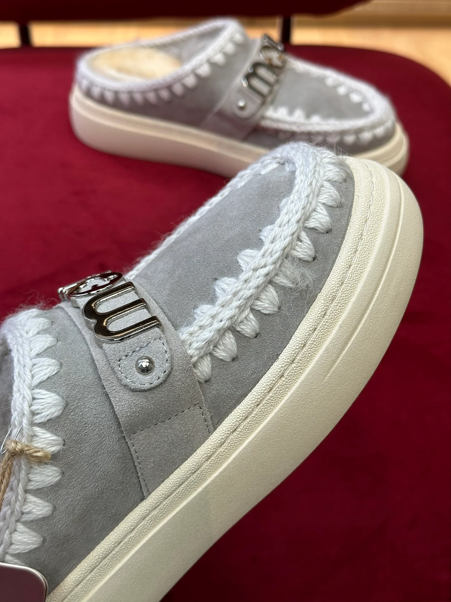 Miu Miu - Осень/Зима 2022 - Замшевые тапочки