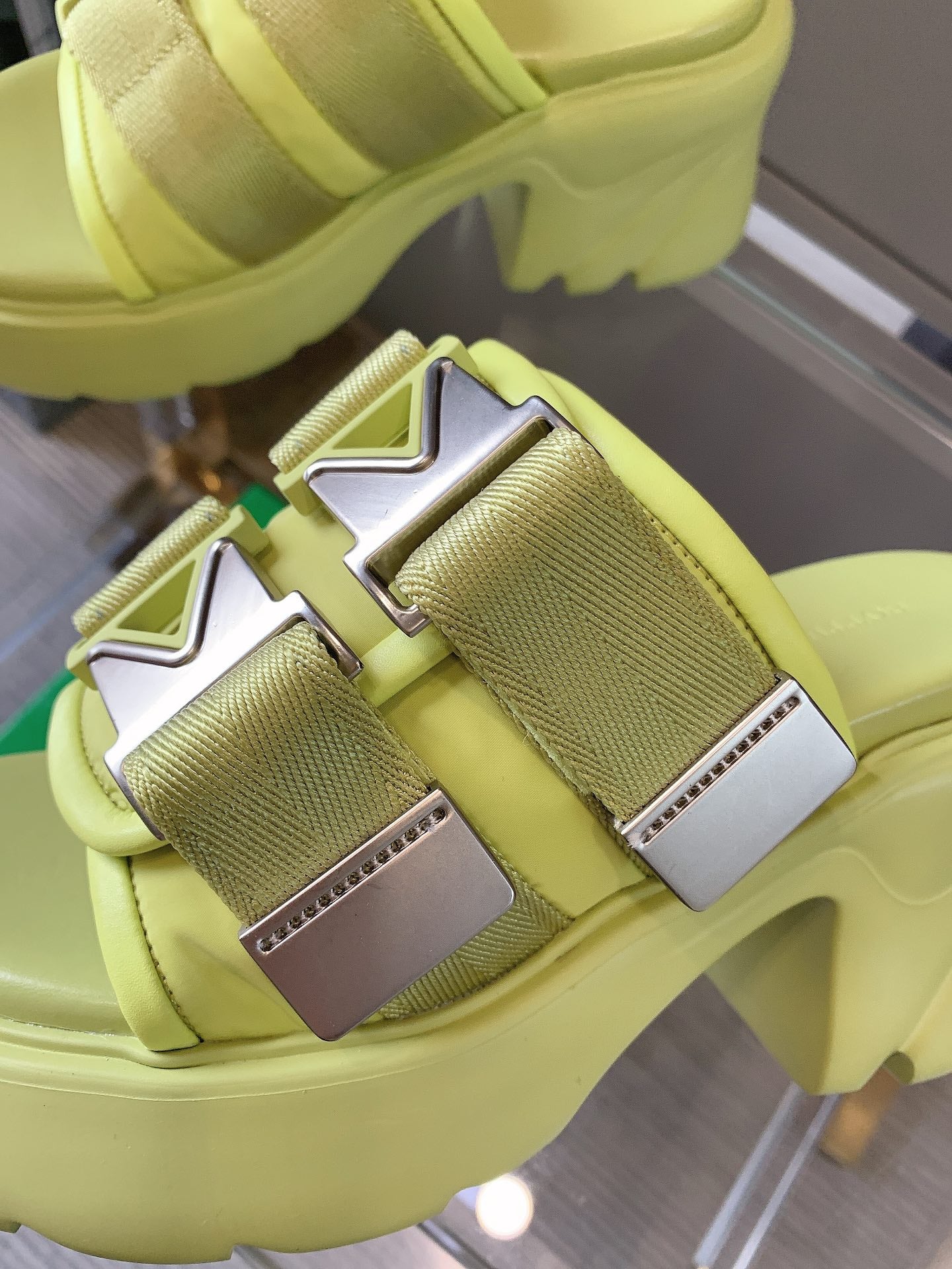 BV - Сандалии на платформе - Желтые