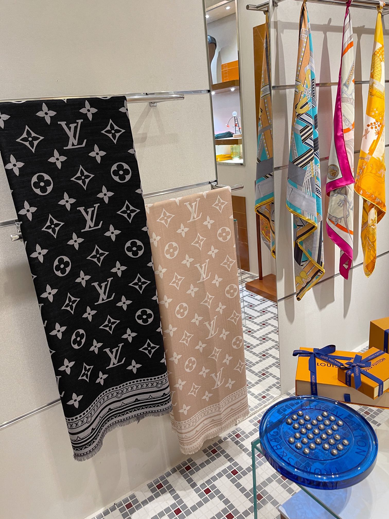 Популярный длинный шарф LV из шерсти и шелка длиной 70-200 см.