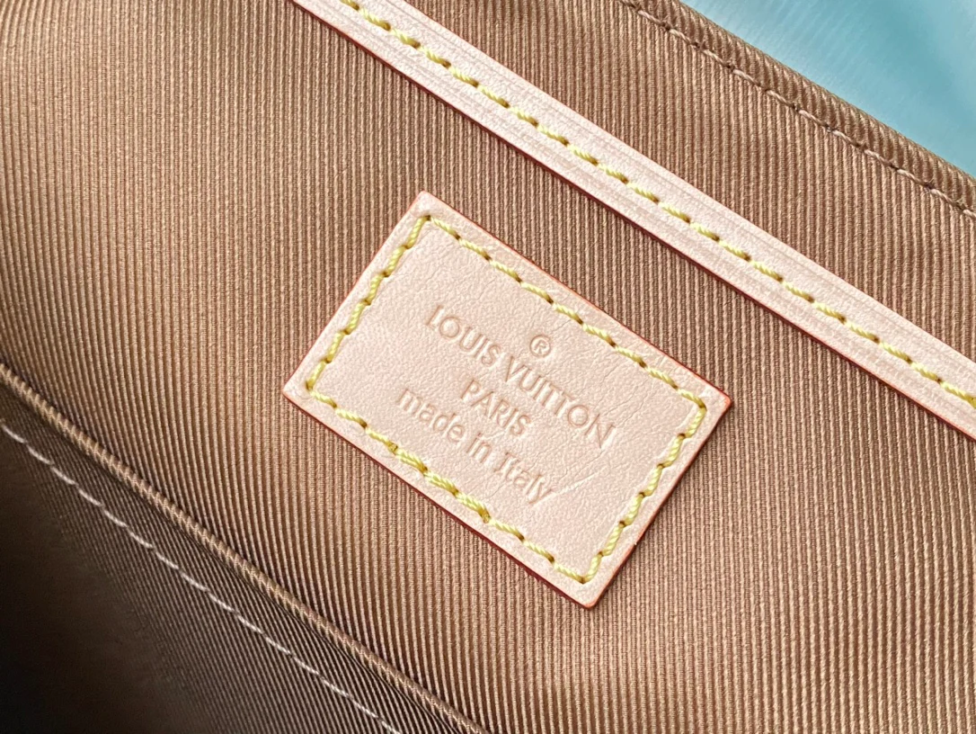 m46932-LV-excursion-pm-Backpack-Classic Monogram Canvas