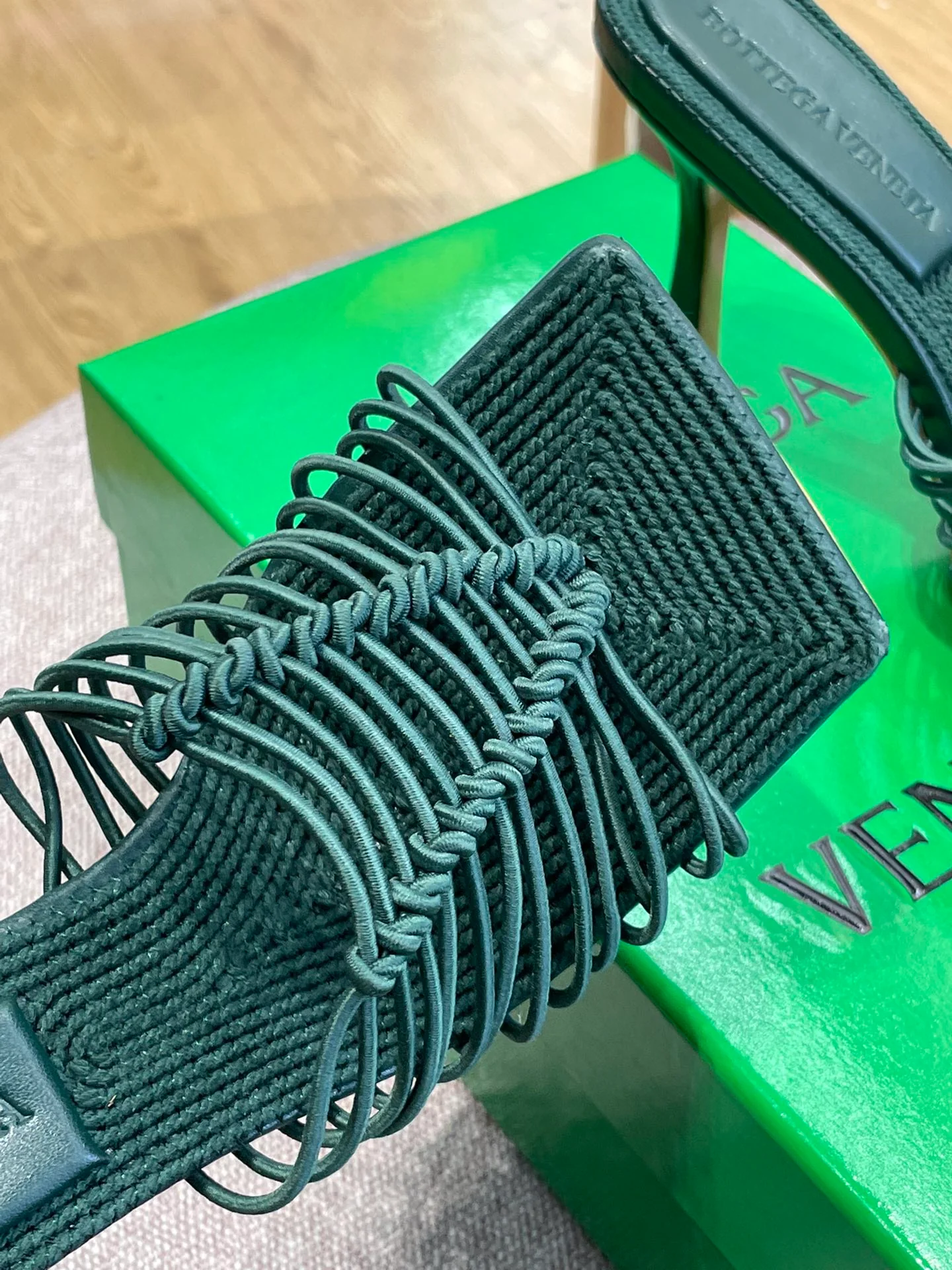 BV - Сандалии и туфли на высоком каблуке