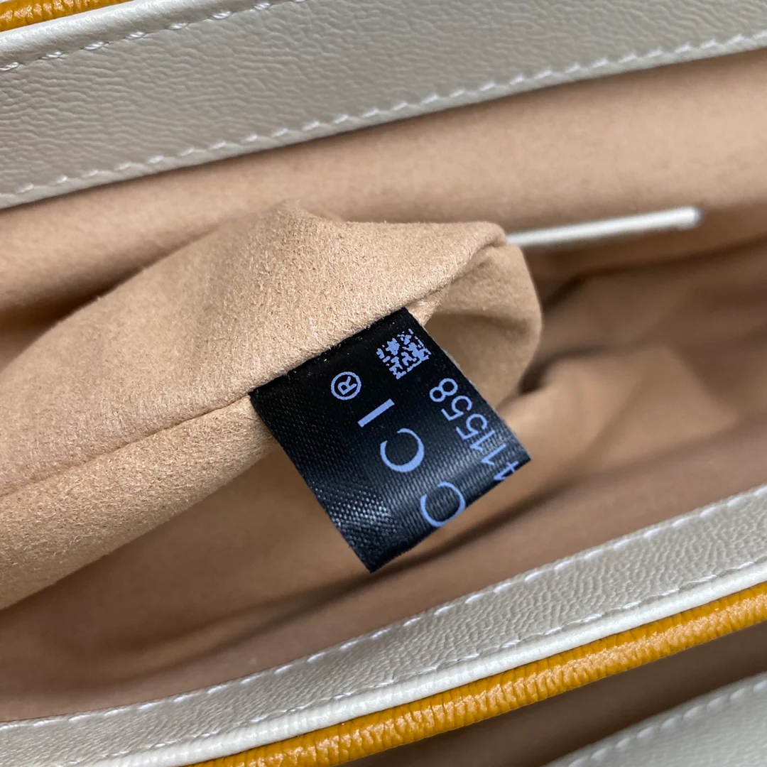 Сумка-мессенджер Gucci с замком