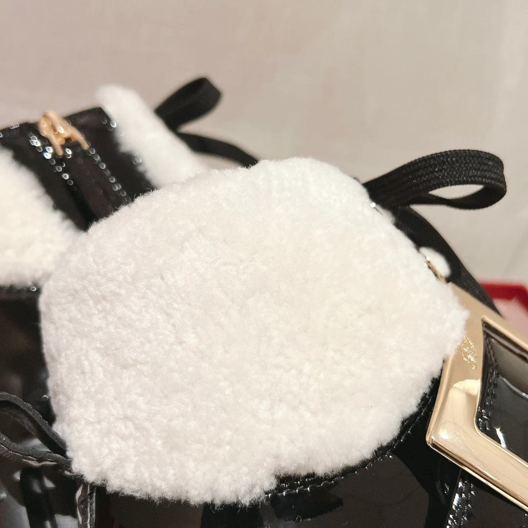 Обувь RV Shoes - коллекция осень-зима 2022 - Ботильоны на платформе из овечьей шерсти