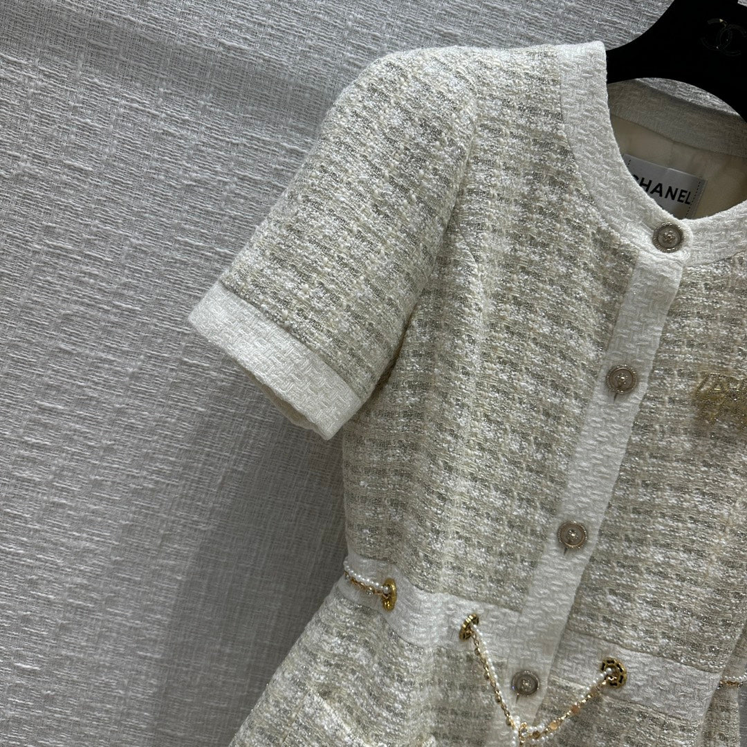 Chanel 2403 — Элегантный и изысканный жакет с двусторонним дизайном.
