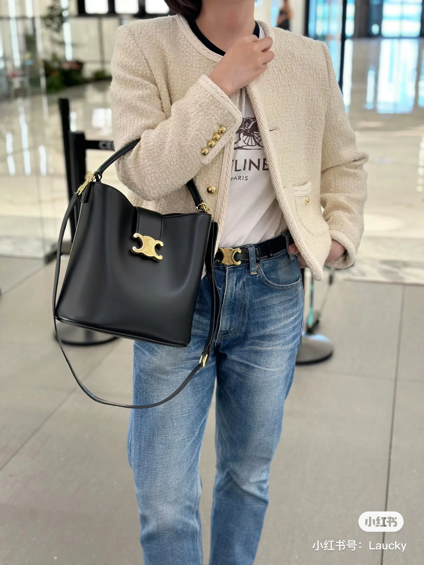 Кожаная сумка-ведро Celine Triomphe - черная