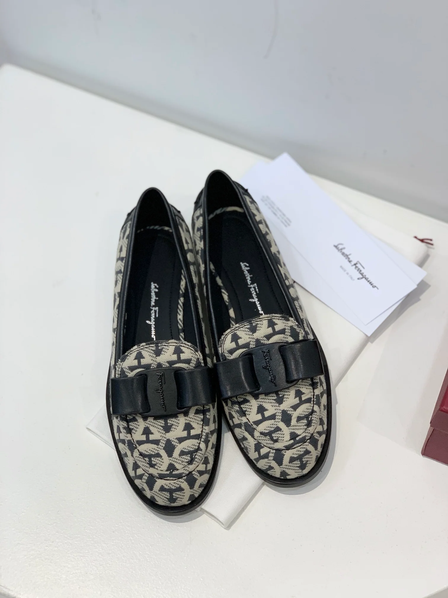 Salvatore Ferragamo - Закрытые балетки