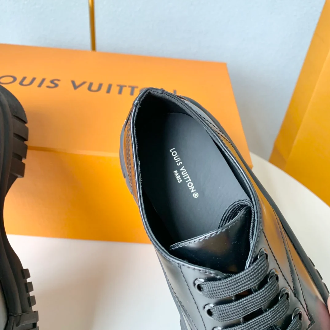 Новинка LV 2023 года - Серия Ruby - Туфли Мэри Джейн на каблуке с биде - Черные