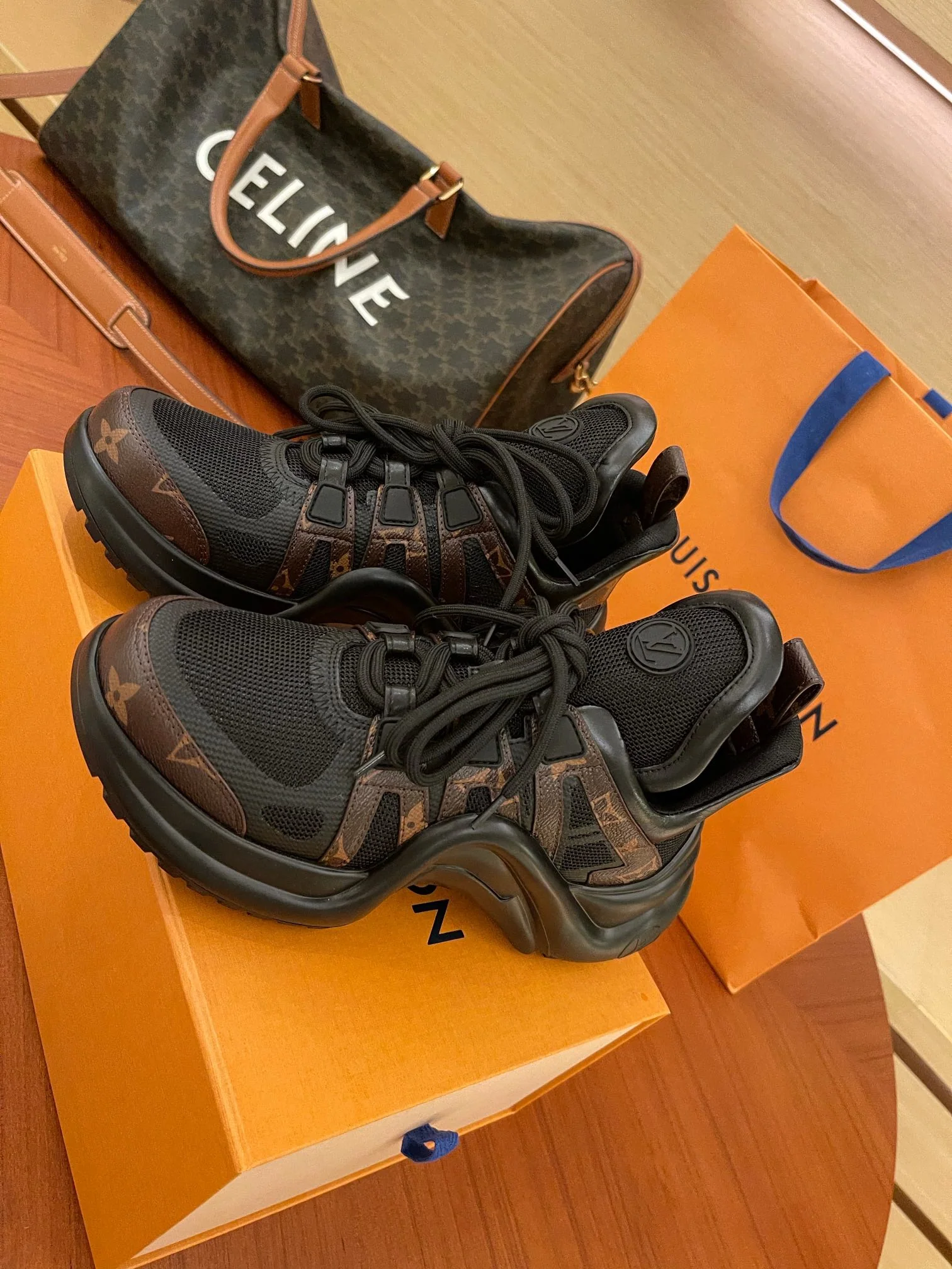 Серия LV-Archlight - Новые кроссовки для пап - 9