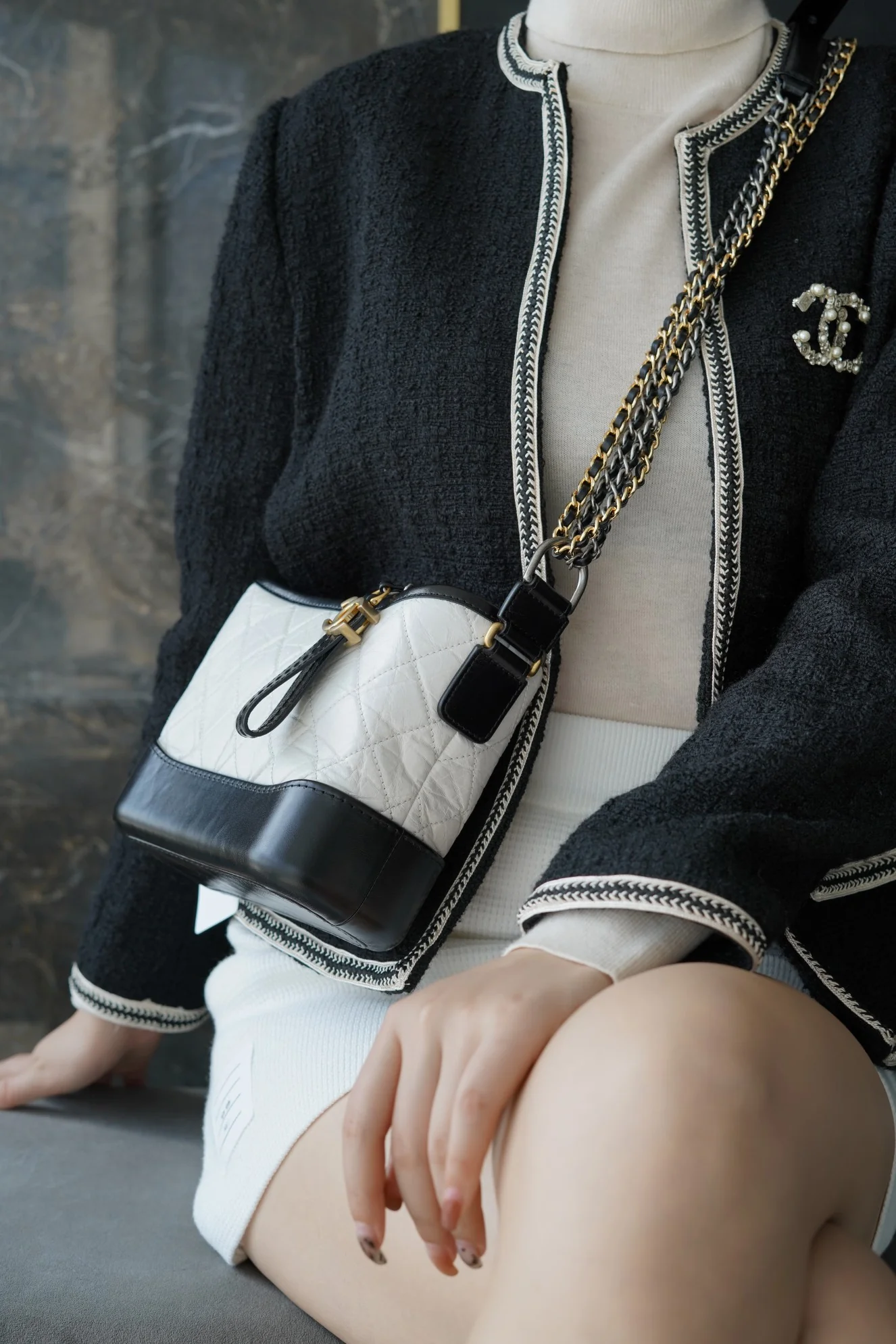 Сумка-хобо Chanel - белая, маленькая, 20 см