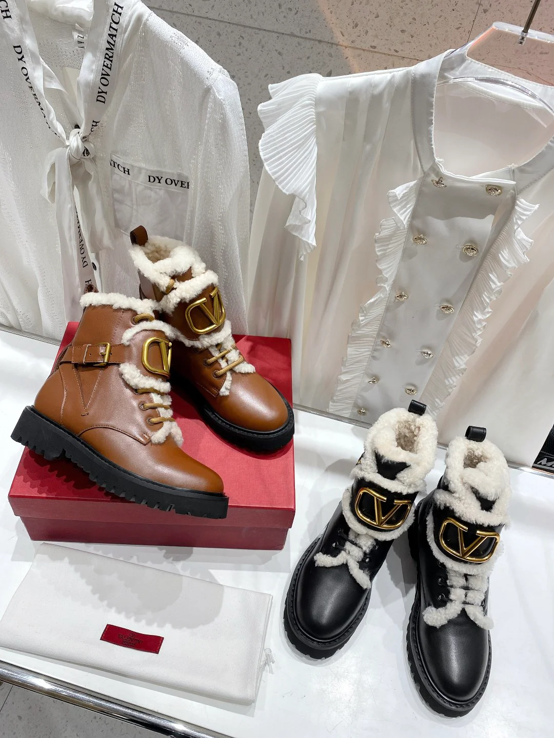 Ботинки на платформе Valentino с подкладкой из овчины — черные