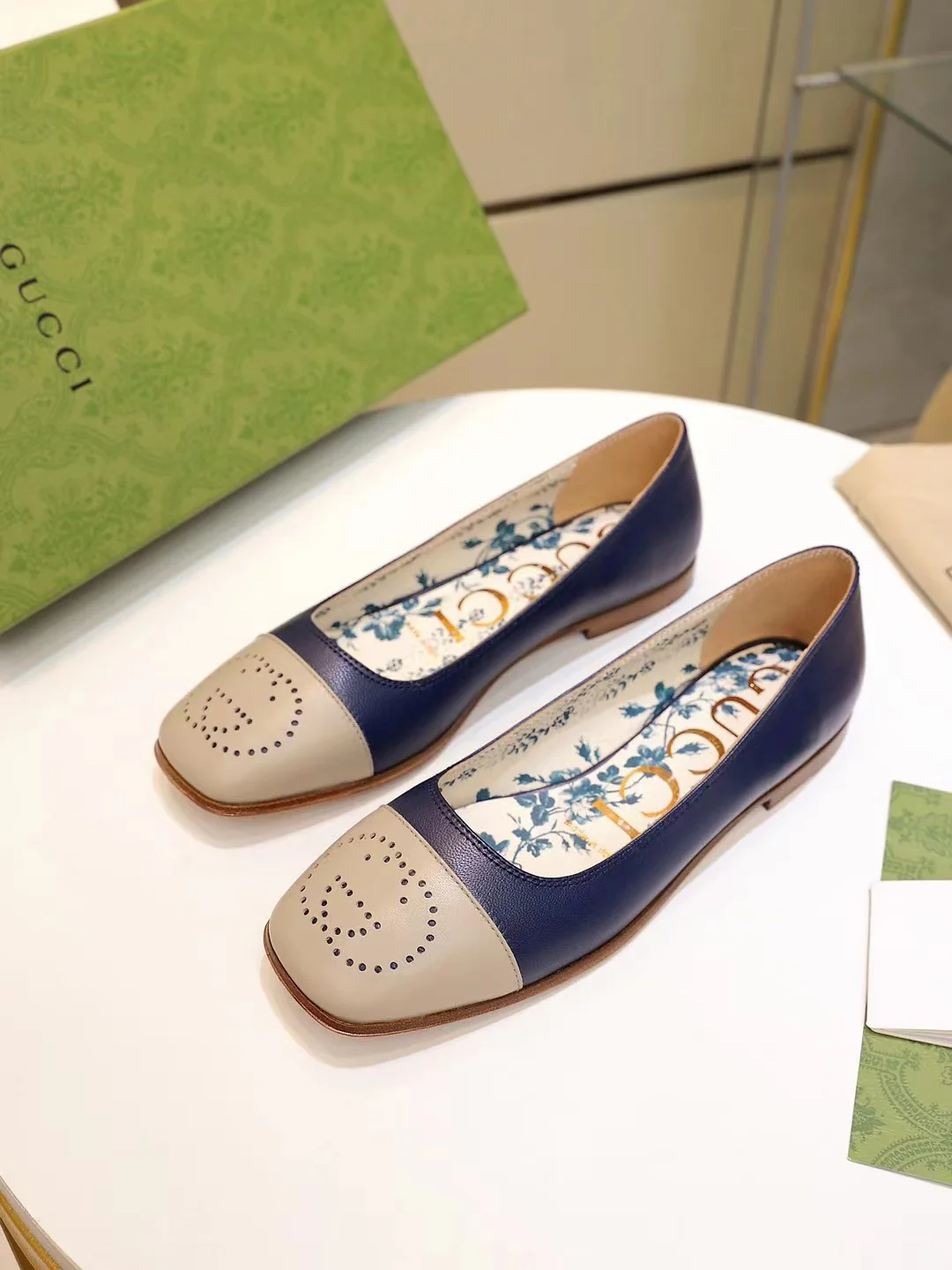 Балетки Gucci - Туфли на плоской подошве - 1